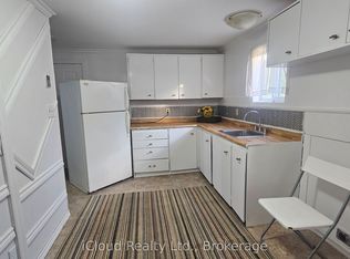 241 John St, Orillia, ON L3V3H8