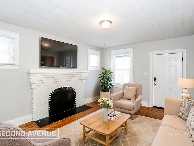 4055 Palos St — Photo 2