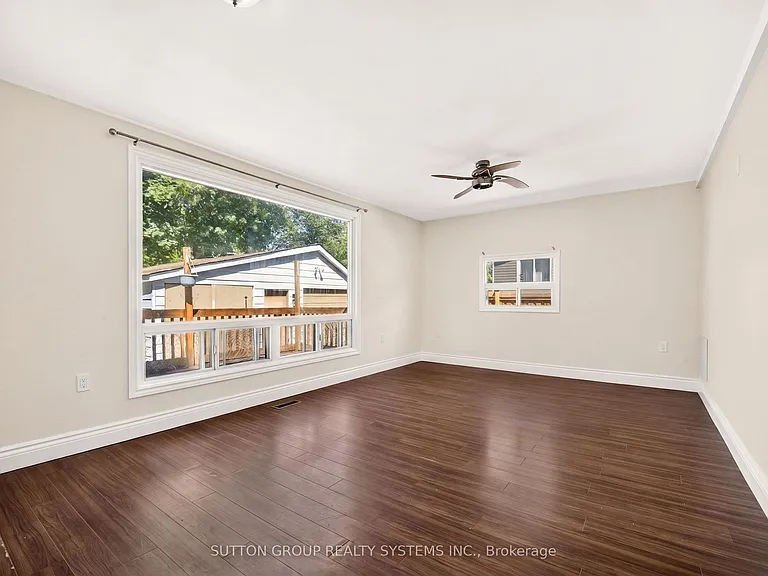 2082 Lilac Dr — Photo 16
