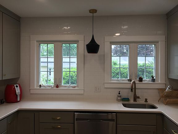 4th image of 44 Brewster St