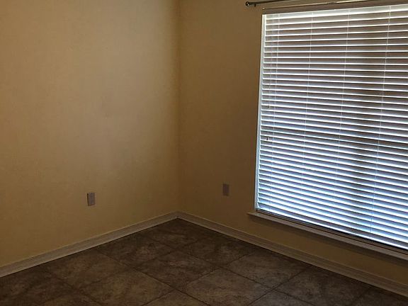 4th image of 2290 Heritage Circle Navarre #19