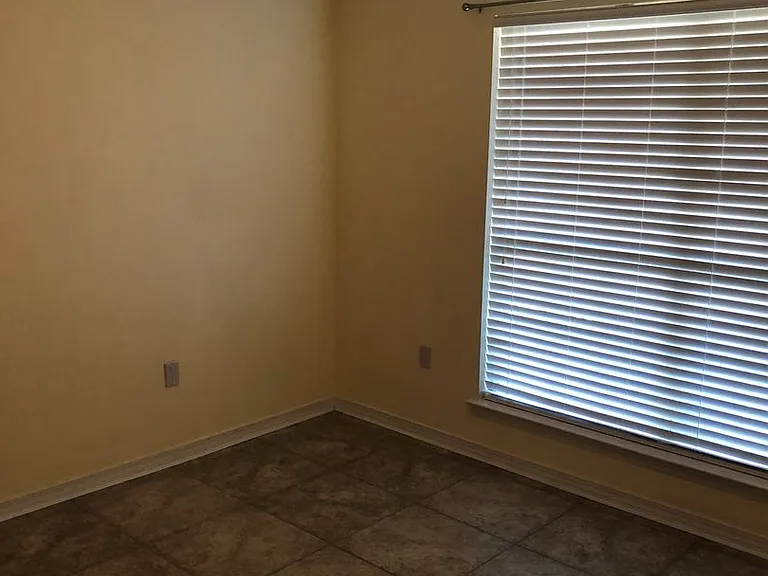 2290 Heritage Cir — Photo 4