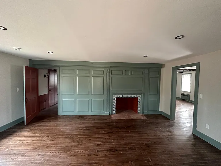 2860 Whitney Ave #1 — Photo 3