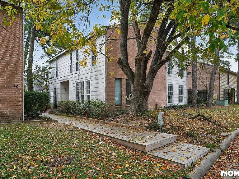 17805 Villa Way Dr — Photo 1
