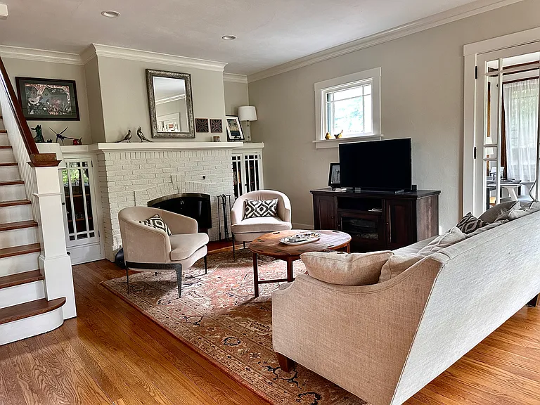 210 N Breese Ter — Photo 8