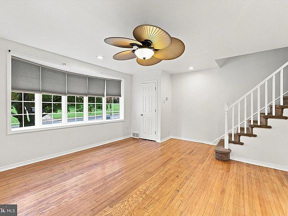 2nd image of 517 Poplar St