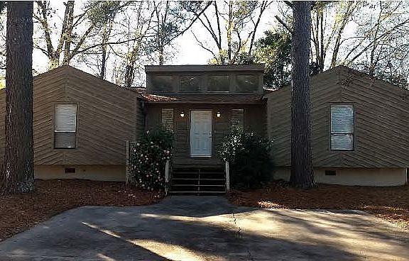 2nd image of 2502 Castlewood Dr