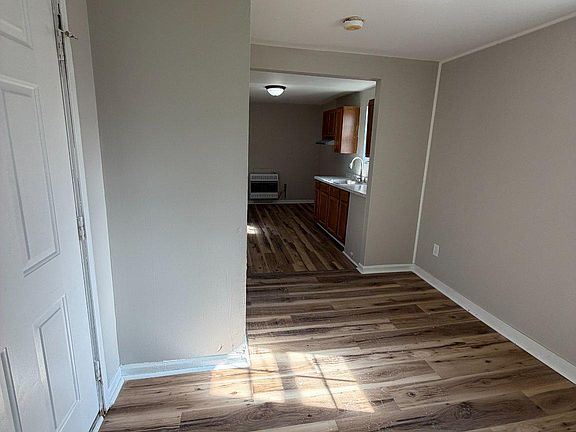 5th image of 51 E Griffith St