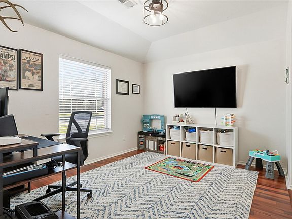 4th image of 203 Colony Lake Lane