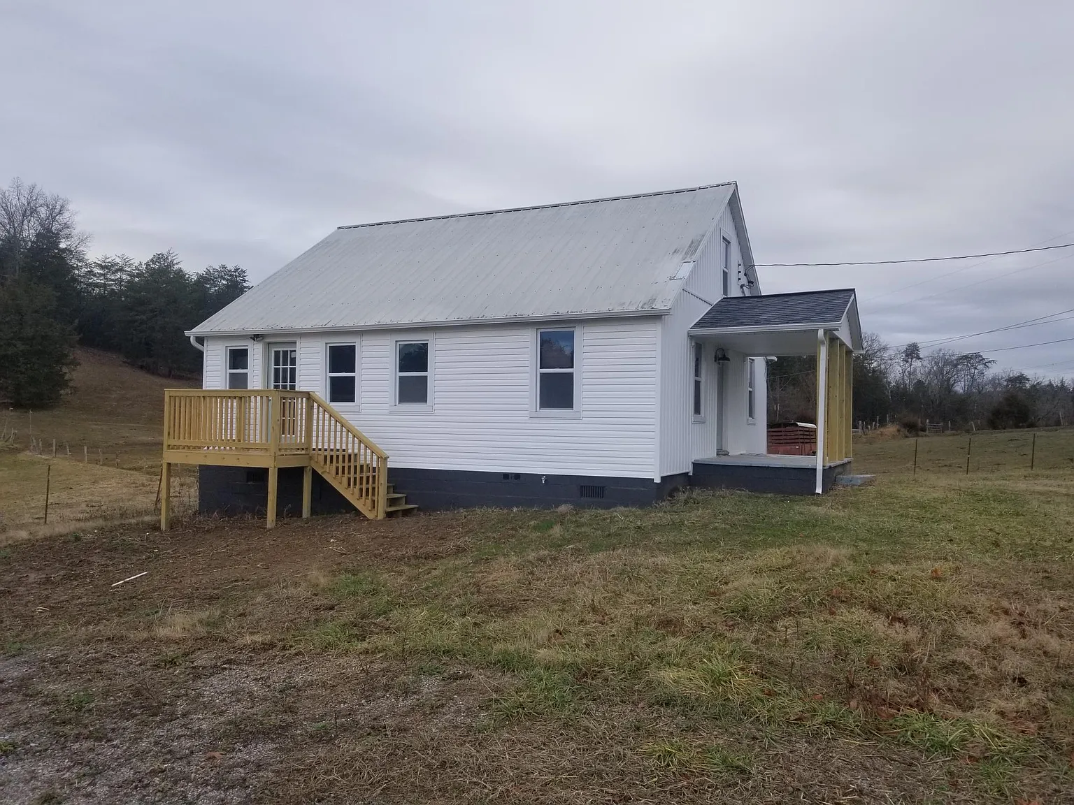 3 bed, 1320 sqft, $1,450 — Photo 2