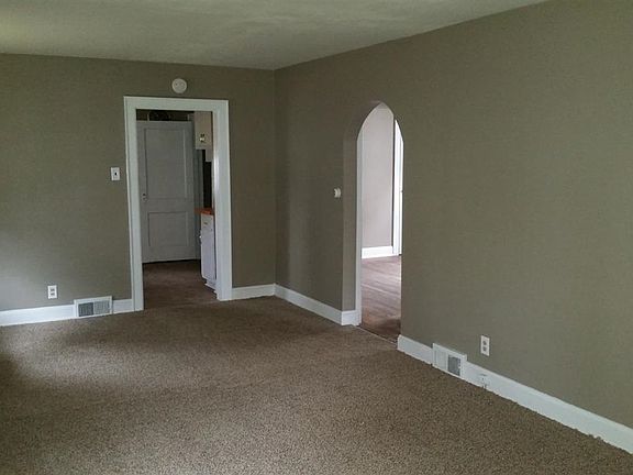 2nd image of 1243 Elliott St