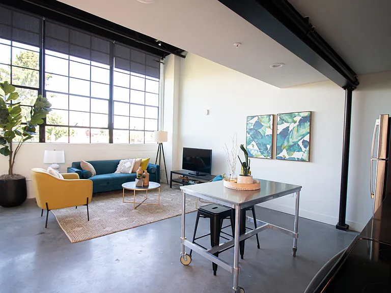 Kent Lofts — Photo 9