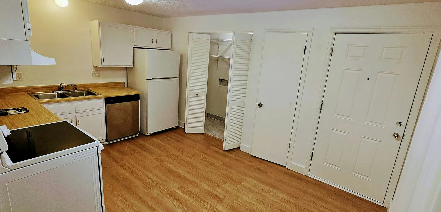 102 Juniper Pl, Unit B — Photo 2