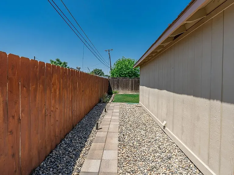 693 Basil Ct — Photo 13