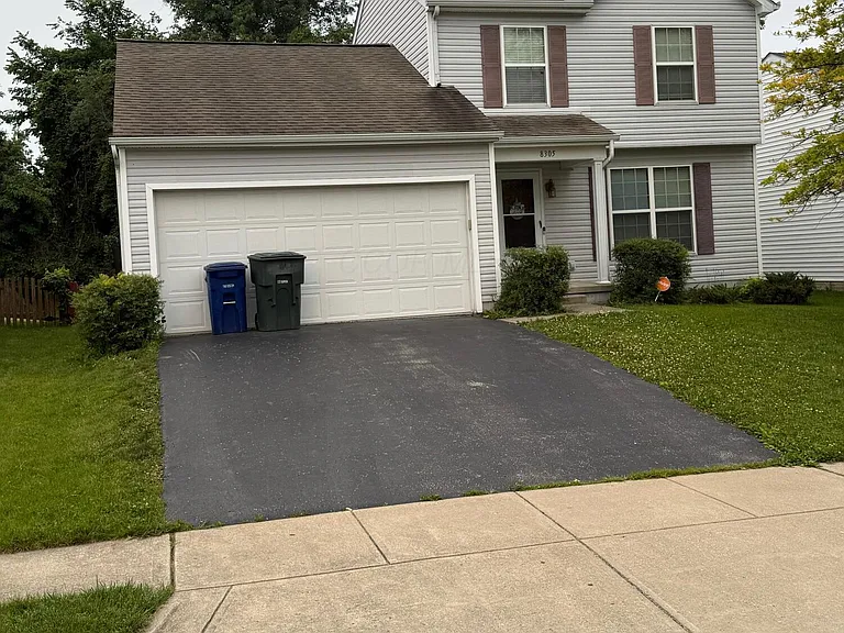 8305 Crete Ln — Photo 2