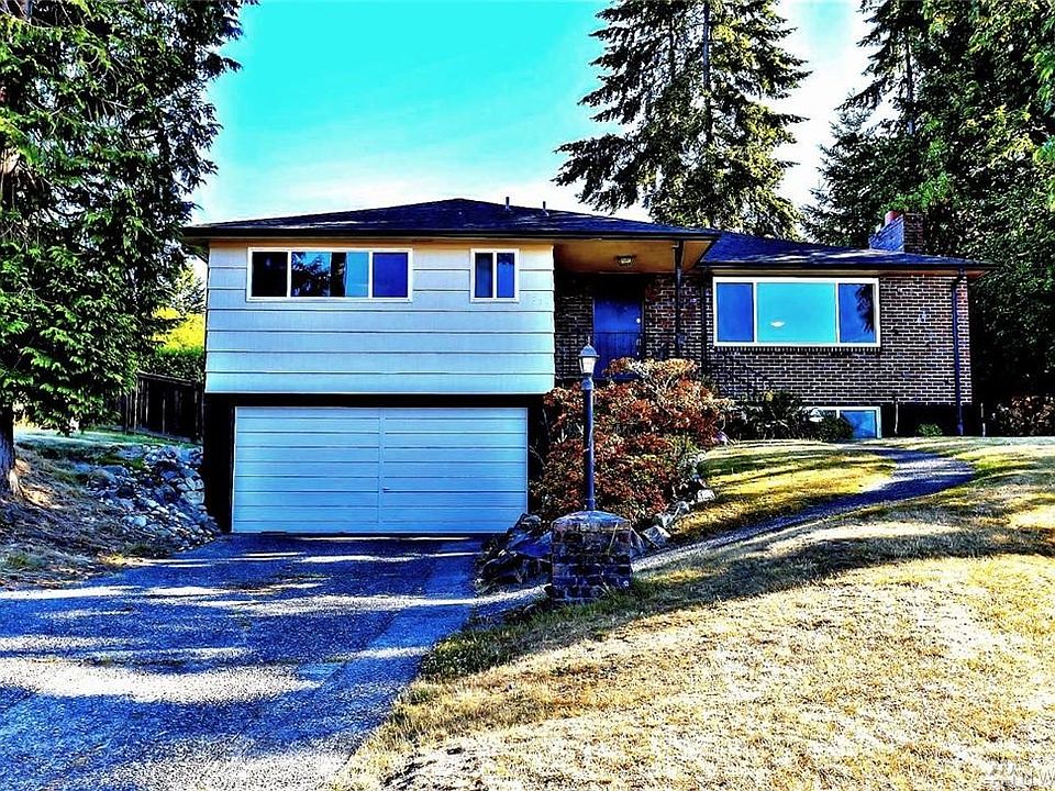 1st image of 6202 N Park Way