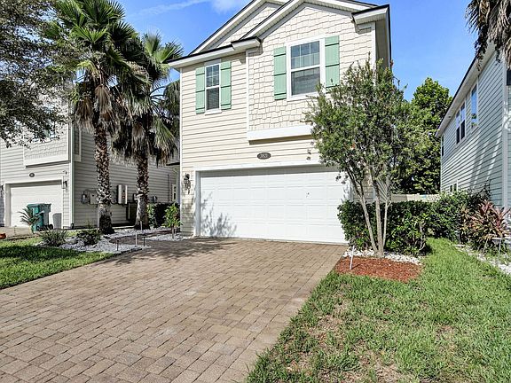 2nd image of 3821 Coastal Cove Cir
