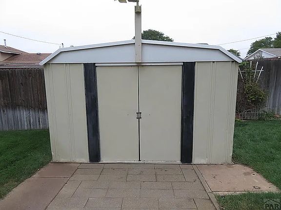 5th image of 14 Bramblewood Ln