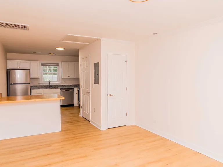 103 Cresap Rd — Photo 28