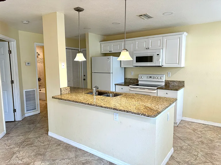8647 Mallard Reserve Dr #102 — Photo 22