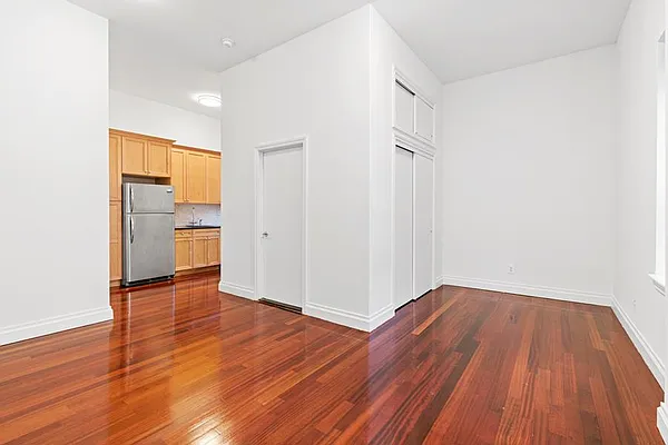 Rented by Douglas Elliman | media 16