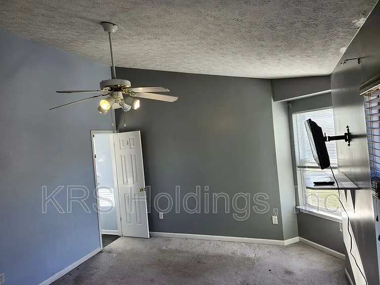 1210 Victorian Village Dr — Photo 10