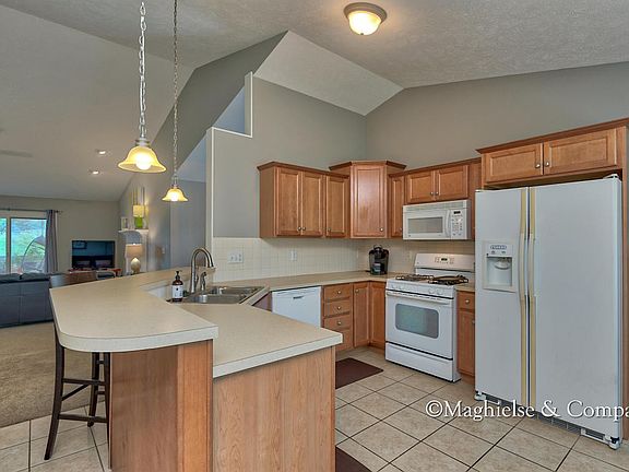 4th image of 402 Blakeslee Creek Ct NE