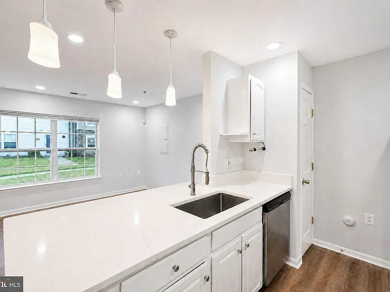 43577 Patching Pond Sq — Photo 6
