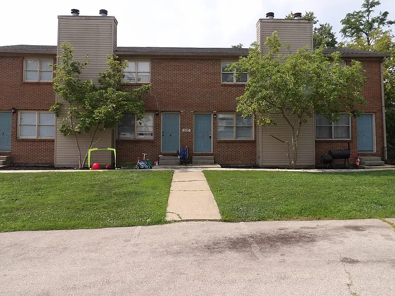 902 Plaza Dr #5 — Photo 2
