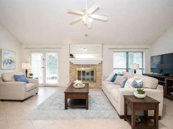 4902 Rainwater Dr, Pasadena, TX 77505