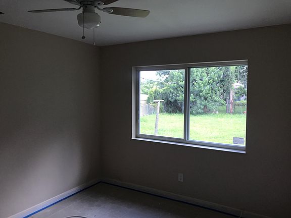 5th image of 1085 NW 52nd St