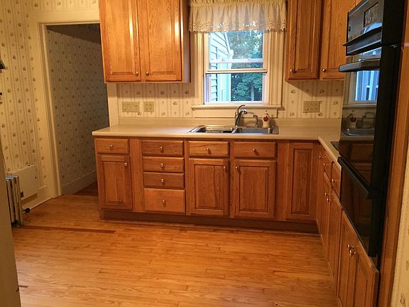 5th image of 98 Rockwood Ave #2