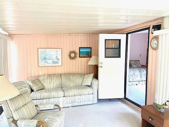 4th image of 800 Spanish Moss Dr