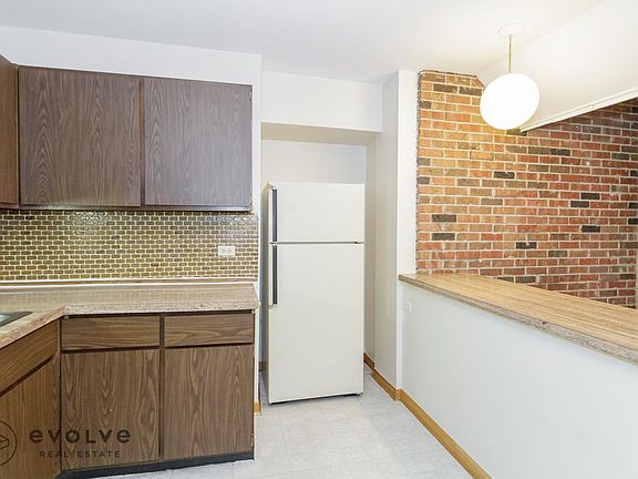 5th image of 873 W Lill Ave #875C3