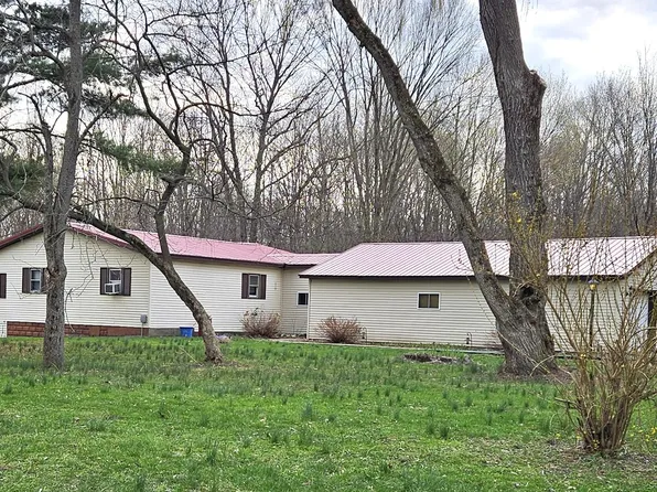 52561 38th Ave, Bangor, MI 49013