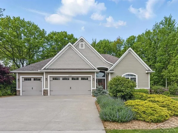 2887 E Iron Woods Pass, Midland, MI 48642
