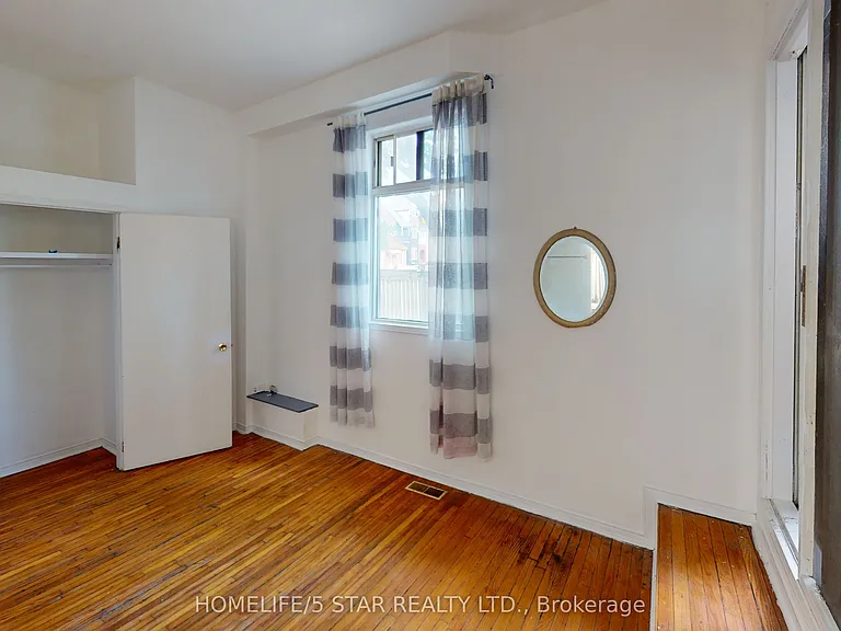 221 Bathurst St #4 — Photo 20