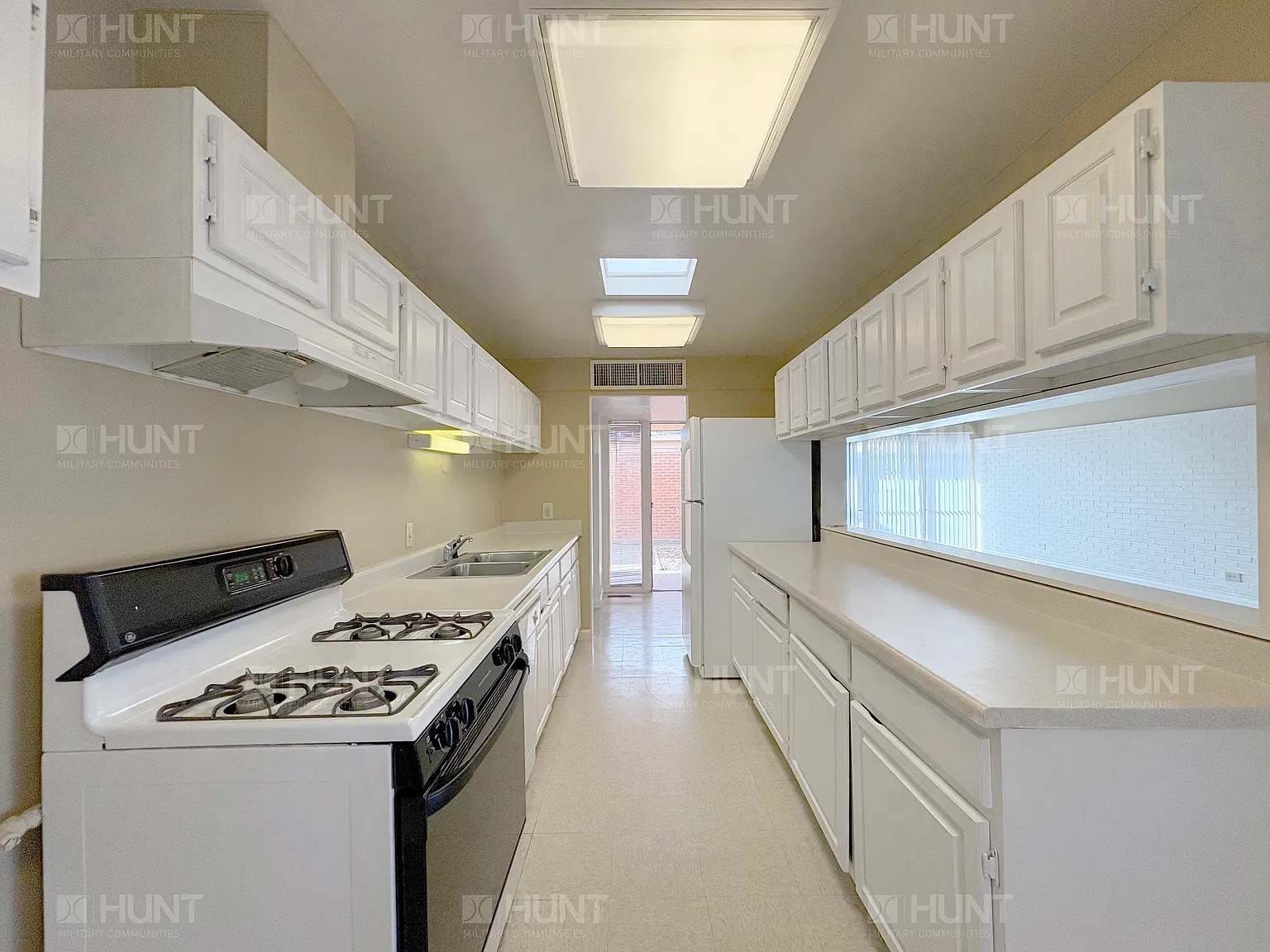 3 bed, 1400 sqft, $1,700 — Photo 3