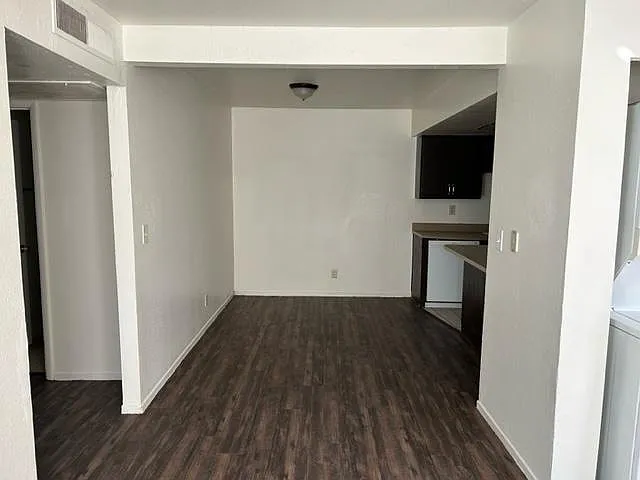Building Photo - 5216 Redberry St #2