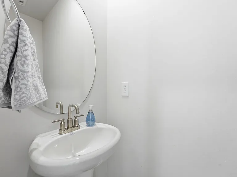 1071 Cherry Stem Rd — Photo 2