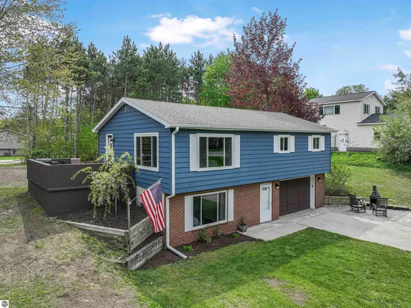 6488 Cook Rd, Williamsburg, MI 49690