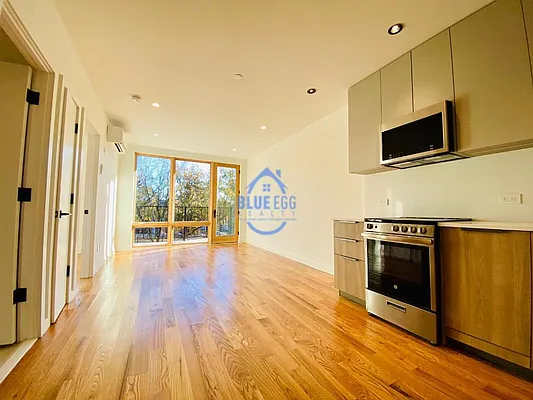 Rented by Blue Egg Realty Corp | media 11