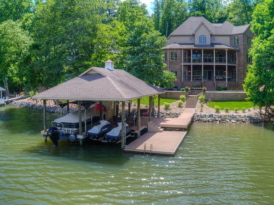 1st image of 420 Winding Waters Dr