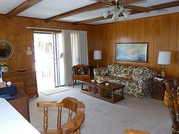 5th image of 208 Barracuda St