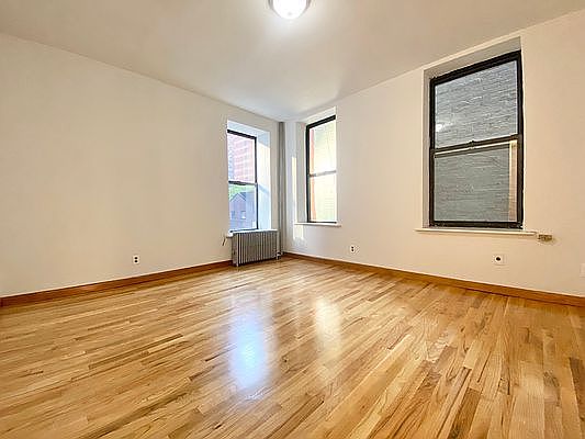 4th image of 247 E 94th St APT 5W