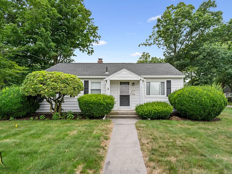 38 Anne St — Photo 1