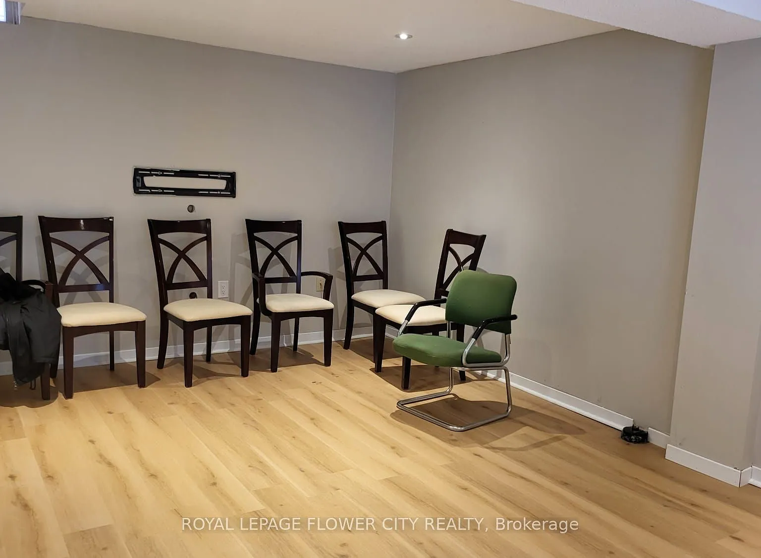 2 bed, $2,100 — Photo 1