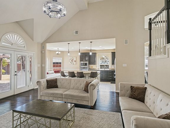 5th image of 324 Ambrose Dr