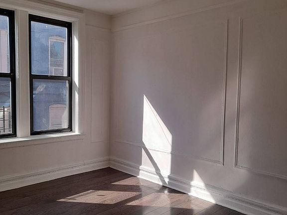 3rd image of 1423 Noble Ave #2