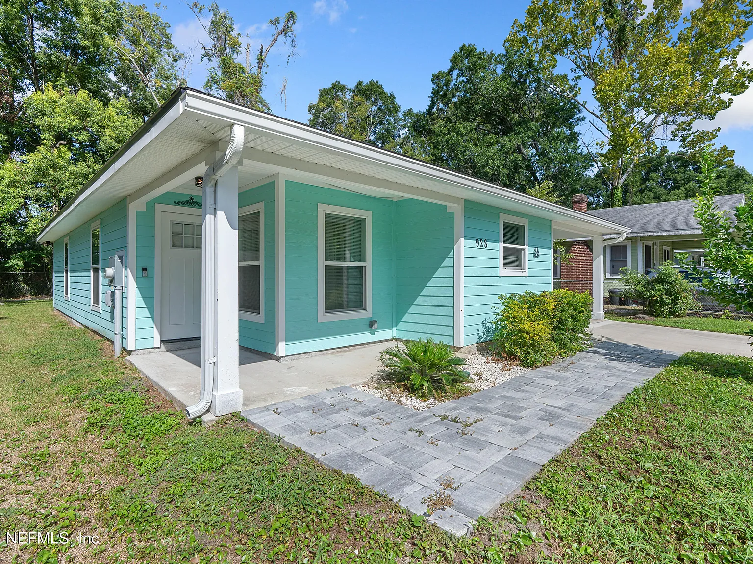 4 bed, 2.0 bath, 1163 sqft, $1,700 — Photo 2